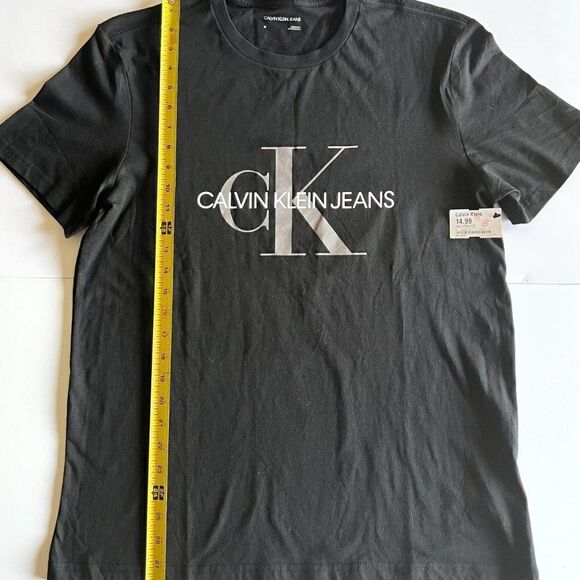 Calvin Klein Graphic Tee - Size: M - Picture 2 of 5